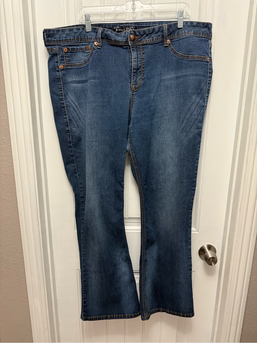 Source of Wisdom Women’s Jeans Boot Cut Blue Denim Slim Low Rise Size 24W (52-3)